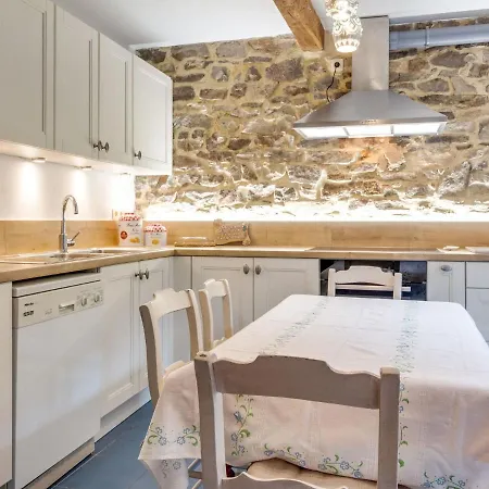 Enticing In Viroinval Near Forest Le Mesnil